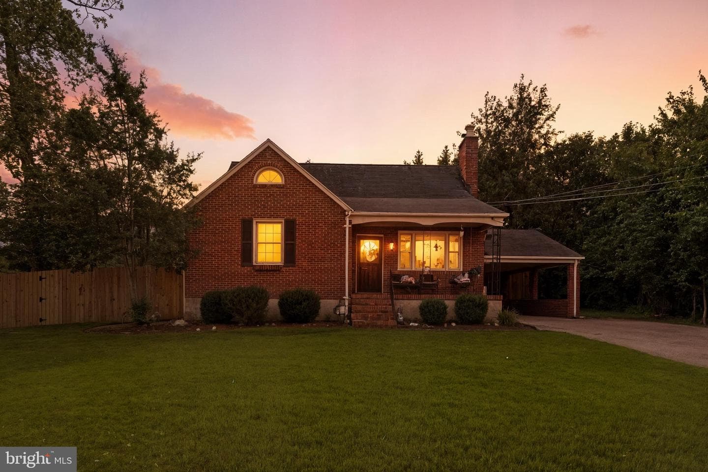 4711 White Marsh photo 2