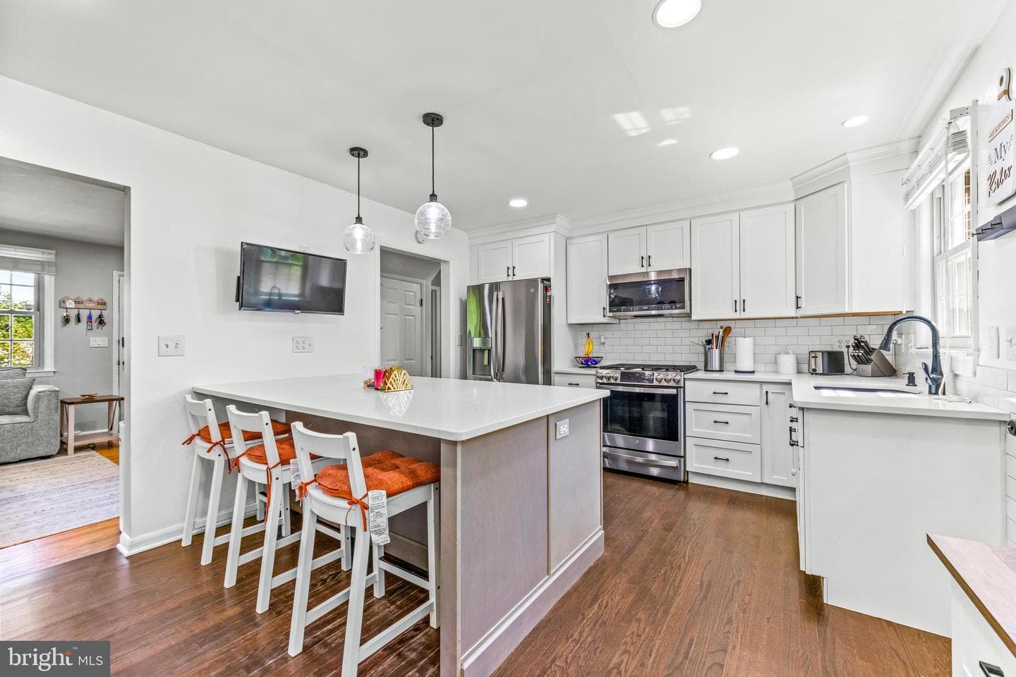 4711 White Marsh photo 9