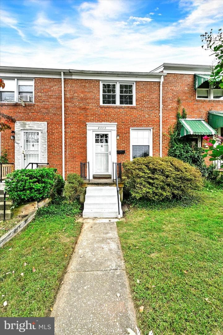 8445 Water Oak Road photo 2