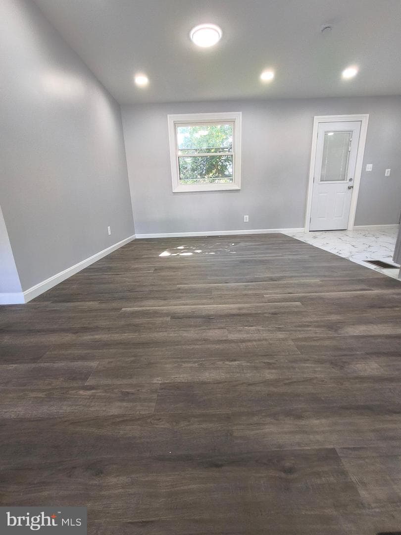 8541 Lucerne Road photo 27
