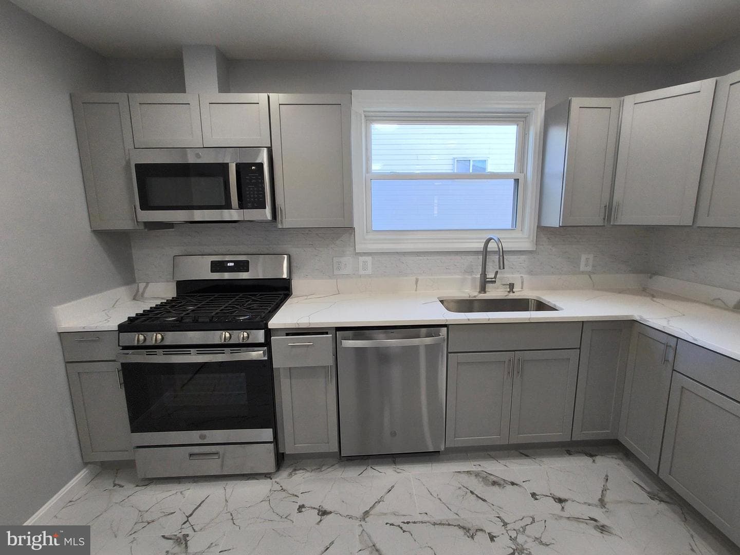 8541 Lucerne Road photo 33