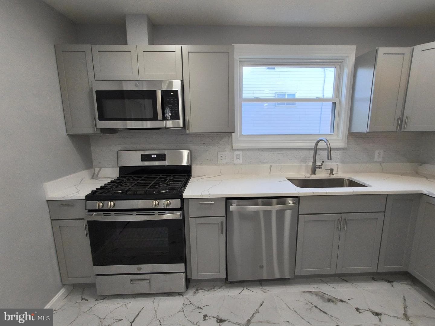 8541 Lucerne Road photo 35