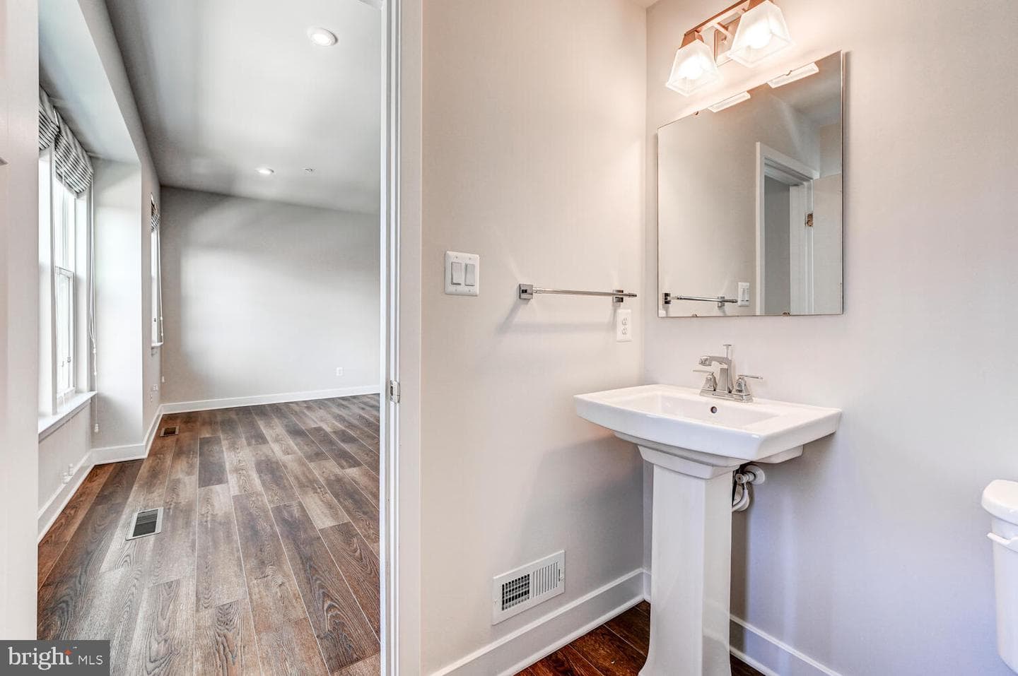 10866 Beckenham Street photo 14