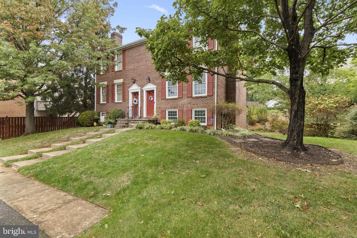 5843 Richardson Mews Square photo 27