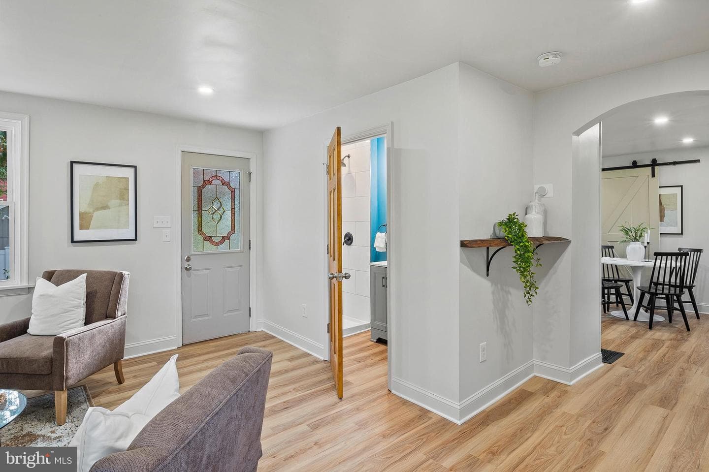 10628 Saint Paul Avenue photo 11