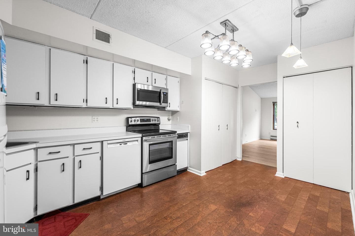 15 Oakridge Court photo 18