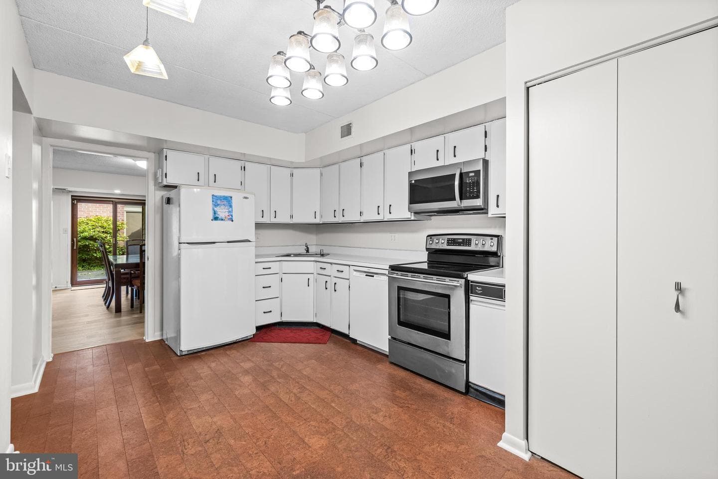 15 Oakridge Court photo 20