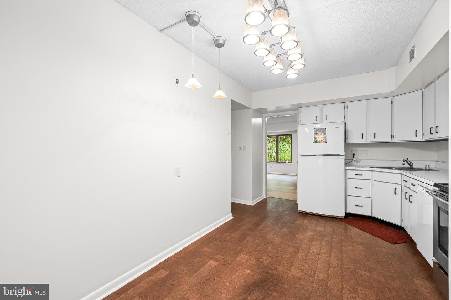 15 Oakridge Court photo 22
