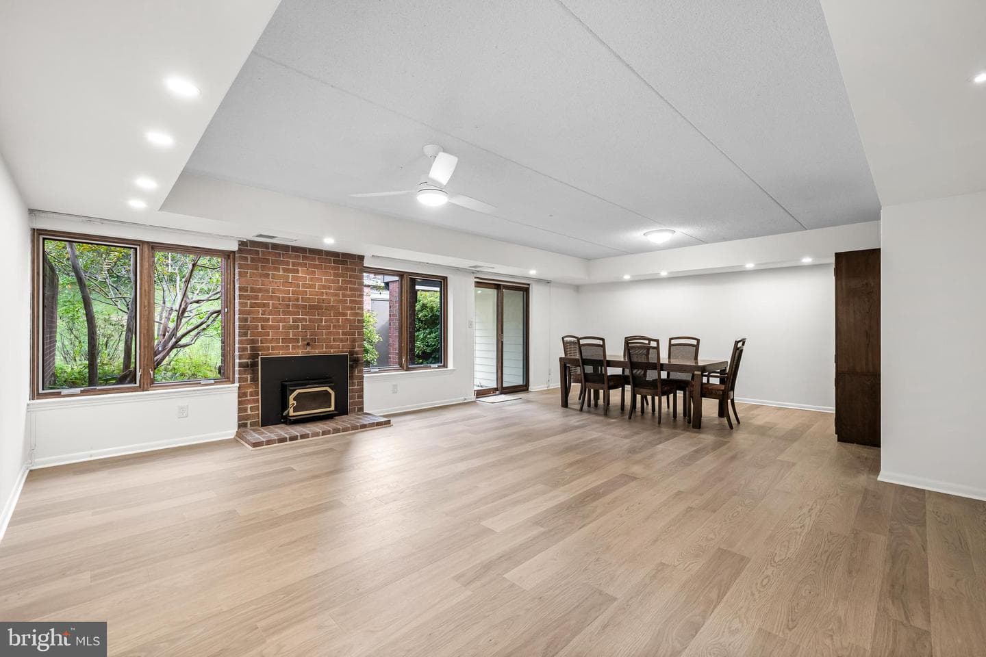 15 Oakridge Court photo 3