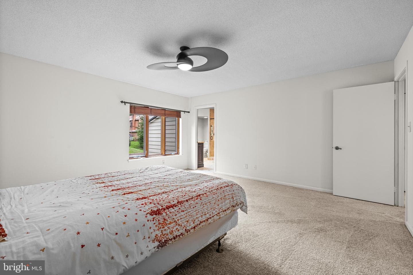 15 Oakridge Court photo 33