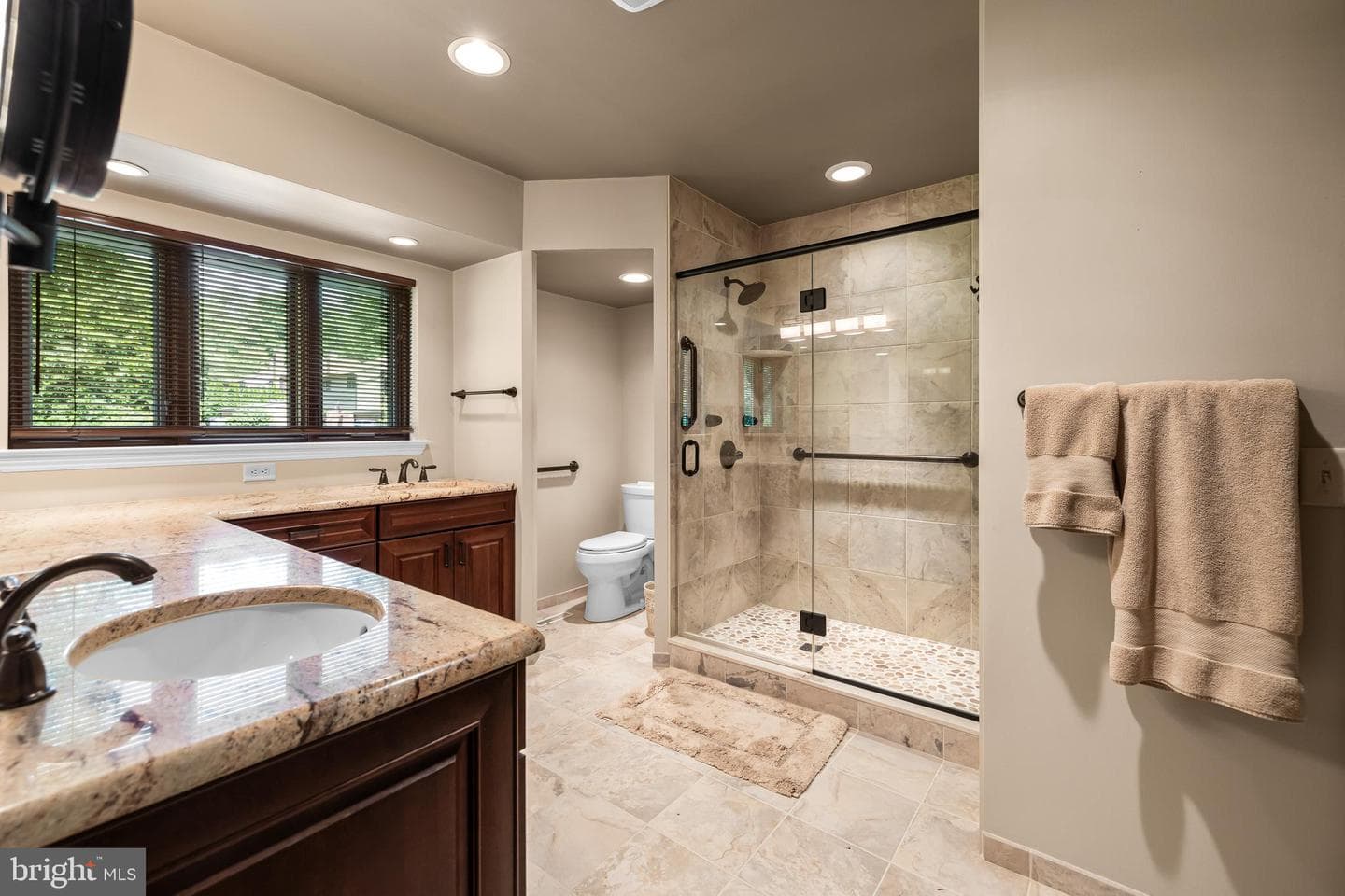 15 Oakridge Court photo 35
