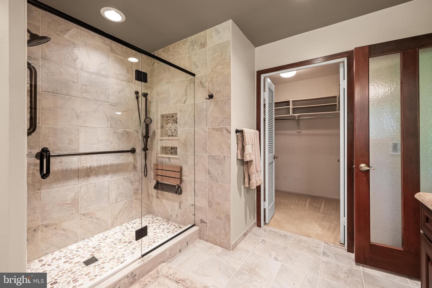15 Oakridge Court photo 37