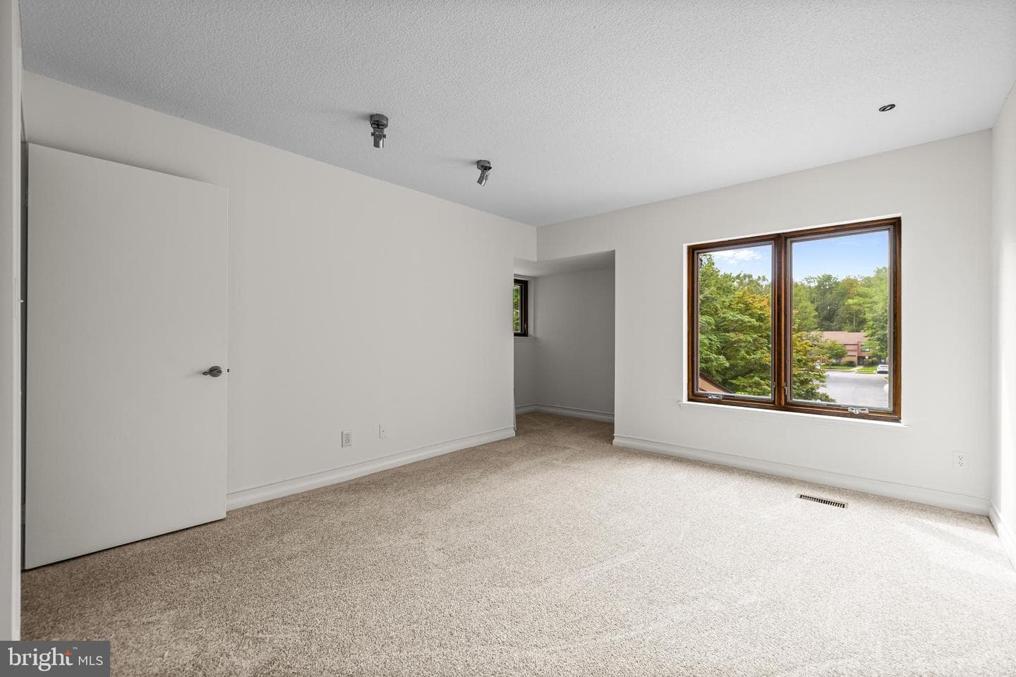 15 Oakridge Court photo 43
