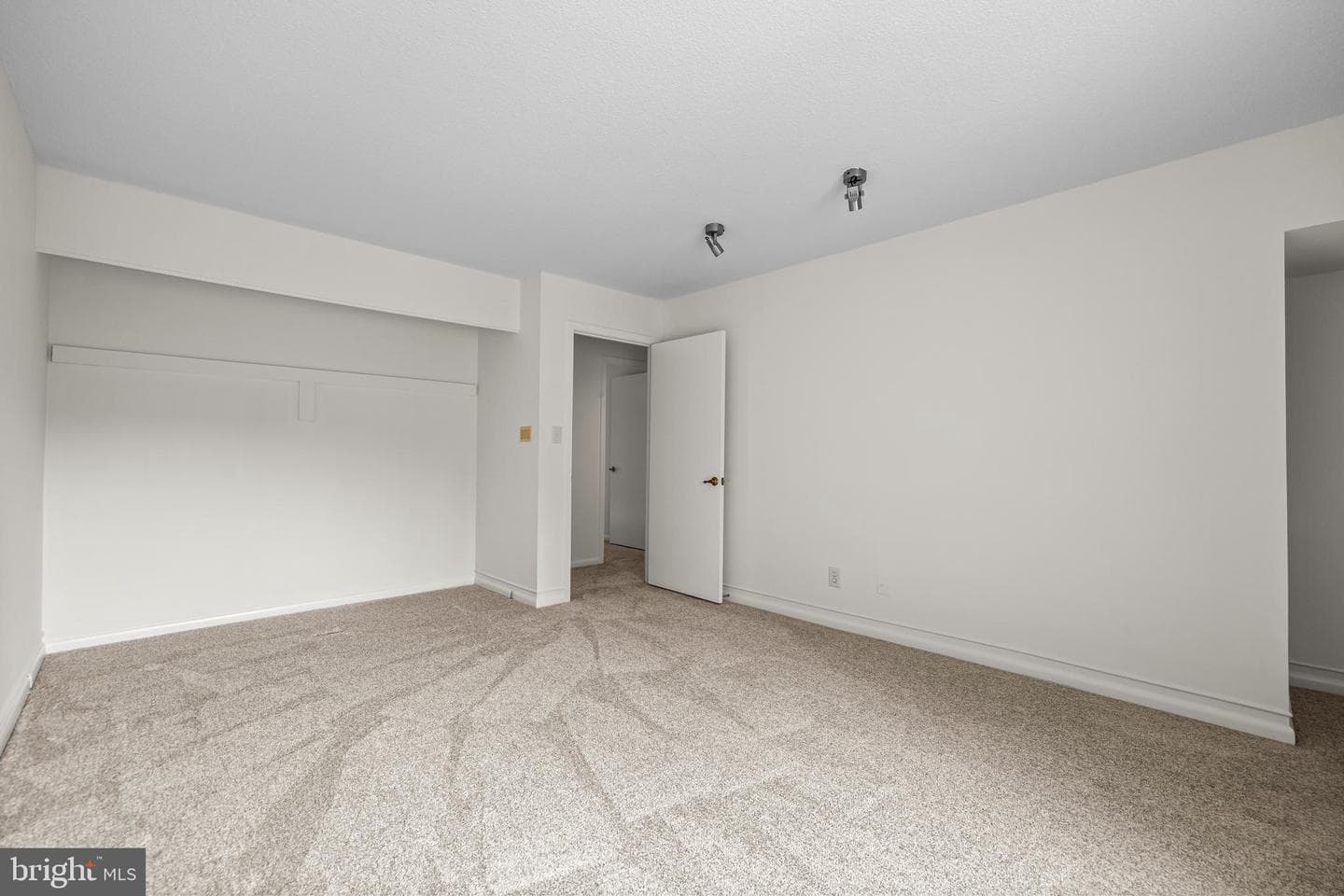 15 Oakridge Court photo 44