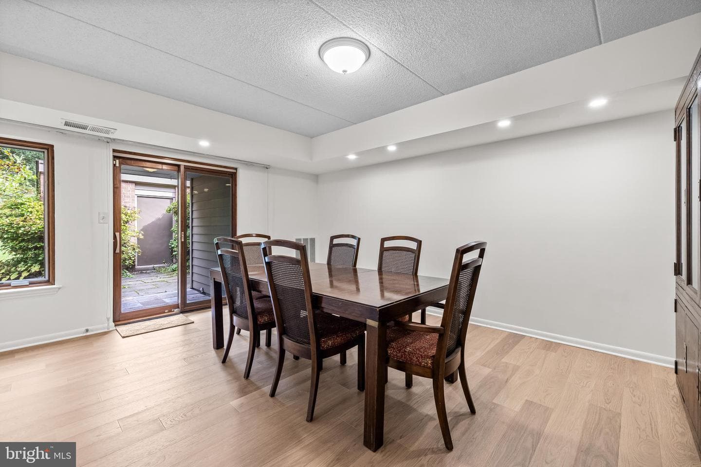 15 Oakridge Court photo 8