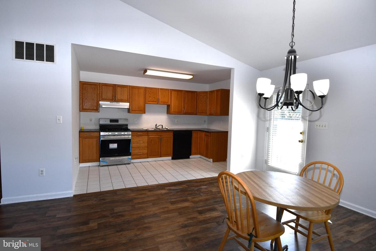4 Wolf Avenue photo 8