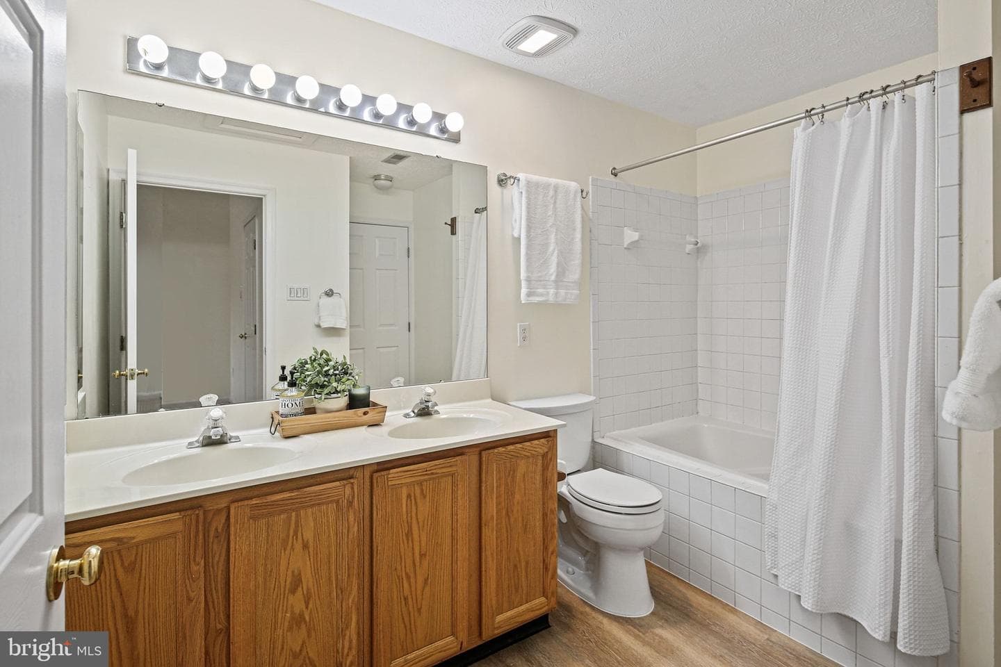 5130 Windermere Circle photo 17