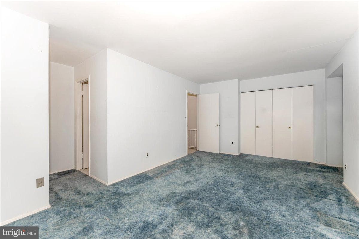 409 Fox View Court photo 15
