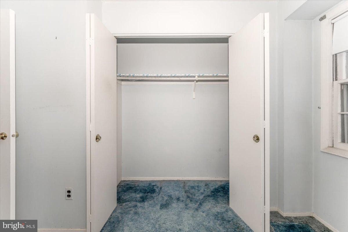 409 Fox View Court photo 17