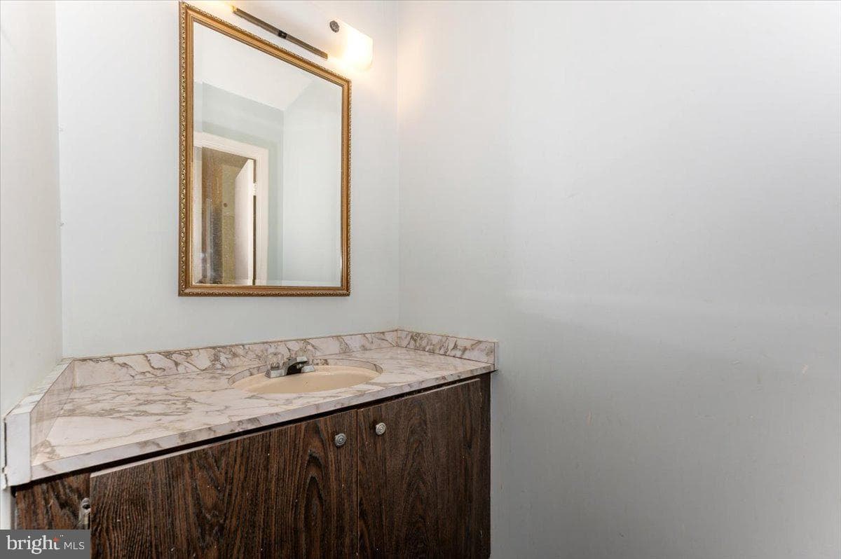 409 Fox View Court photo 18