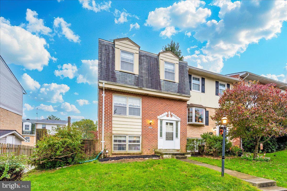 409 Fox View Court photo 2