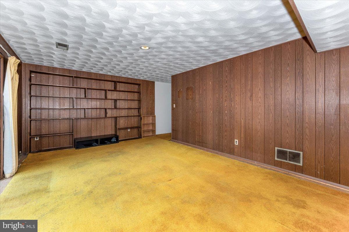 409 Fox View Court photo 29