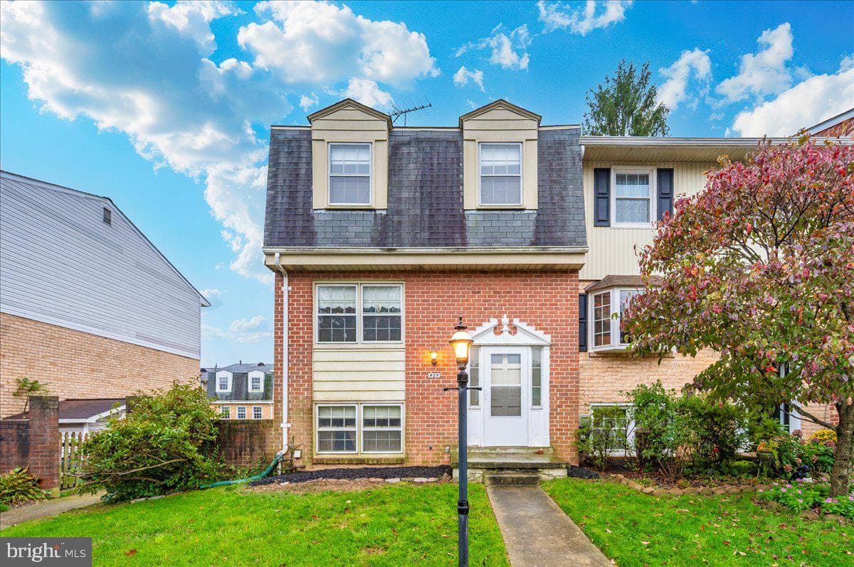 409 Fox View Court photo 3