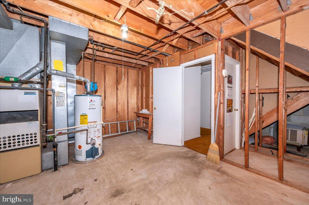 409 Fox View Court photo 32