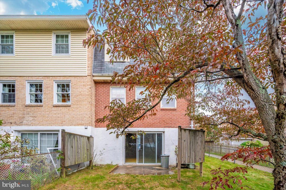 409 Fox View Court photo 34