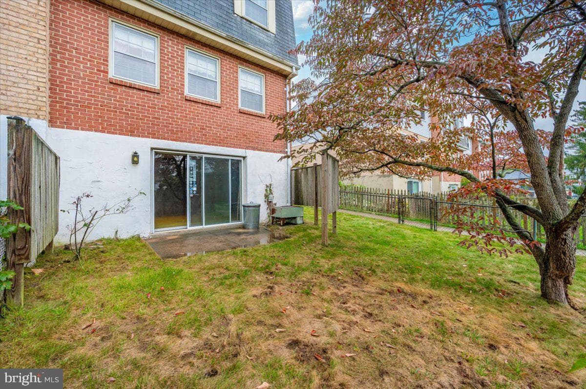 409 Fox View Court photo 38