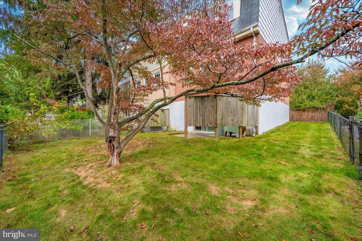 409 Fox View Court photo 39