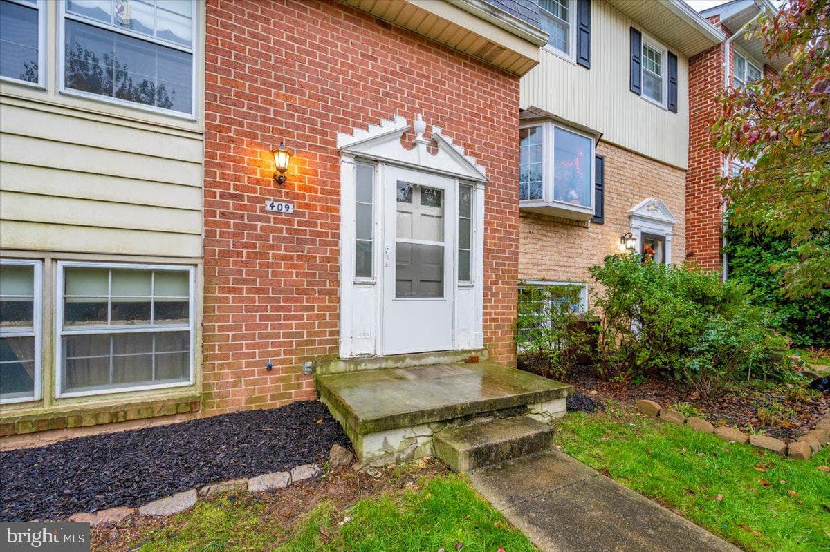 409 Fox View Court photo 44