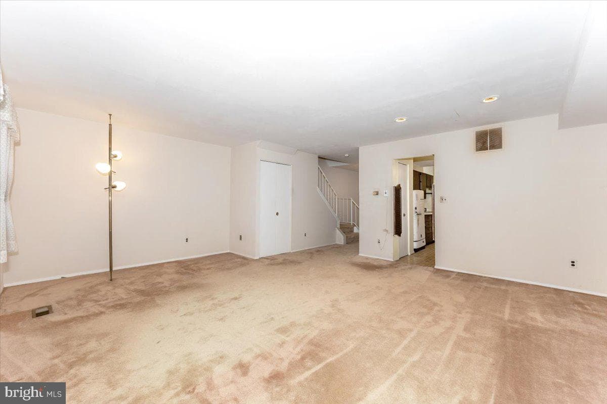 409 Fox View Court photo 5