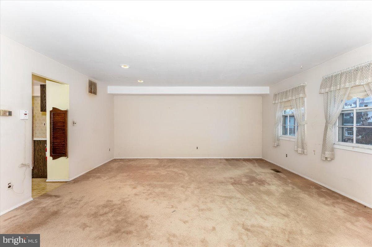 409 Fox View Court photo 6