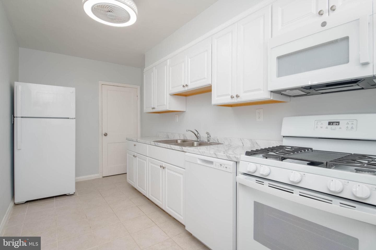 36 Shady Nook Avenue photo 13
