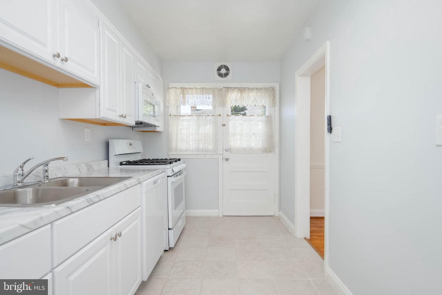 36 Shady Nook Avenue photo 14