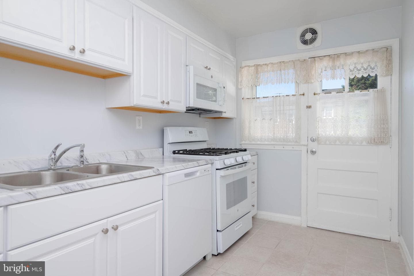 36 Shady Nook Avenue photo 15