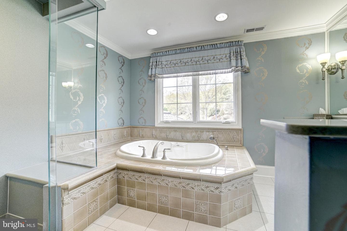14213 Greencroft Lane photo 40