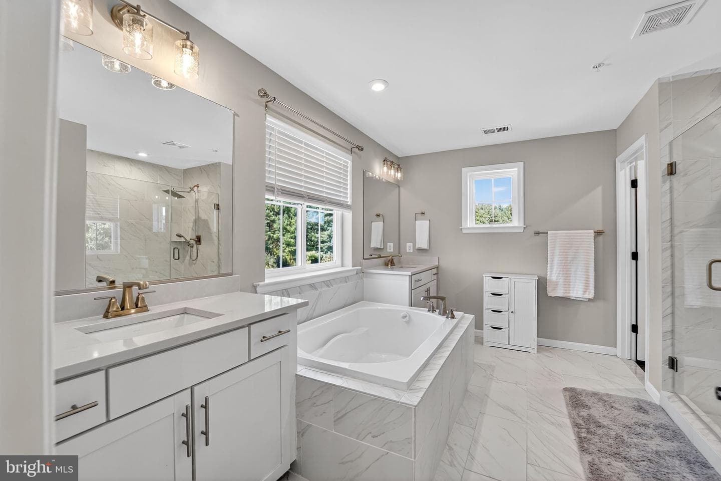 39 Legacy Drive photo 2