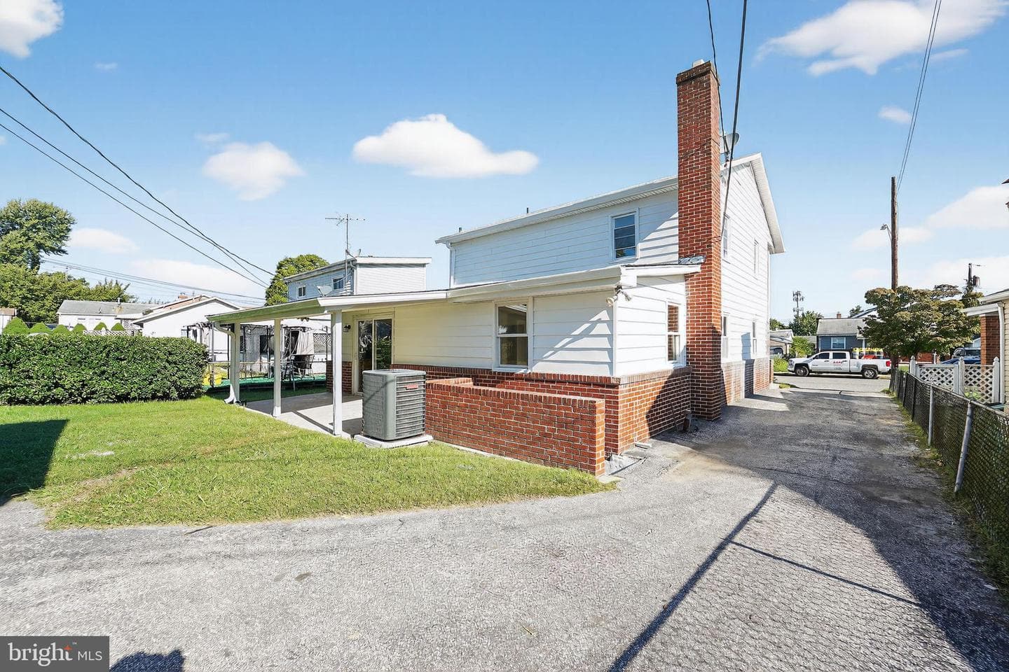 1008 Fuselage Avenue photo 28
