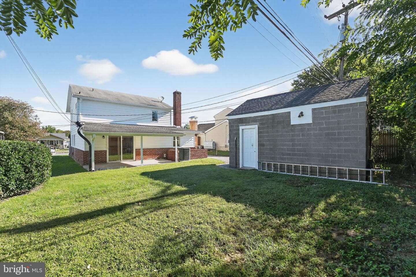 1008 Fuselage Avenue photo 29