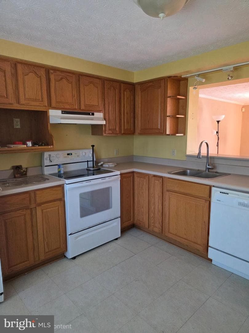 8530 Castlemill Circle photo 4