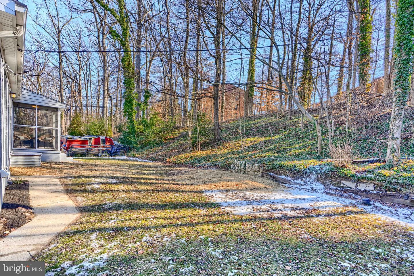 1005 Donington Circle photo 54