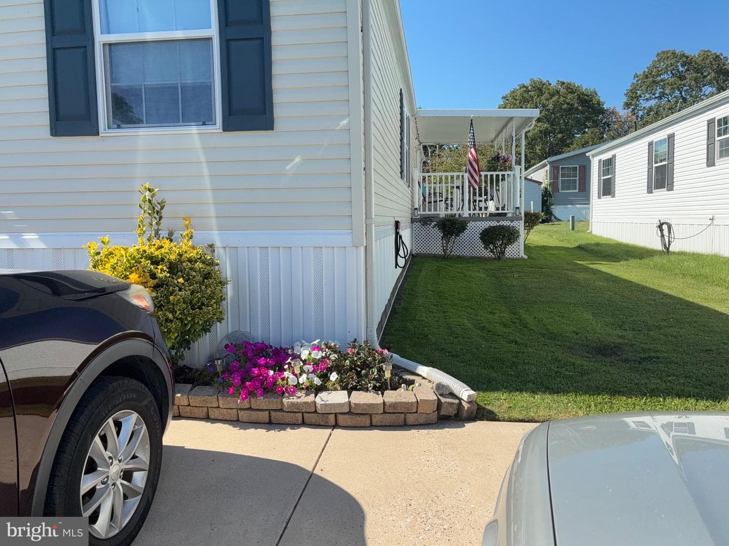 3532 Dahlia Lane photo 2