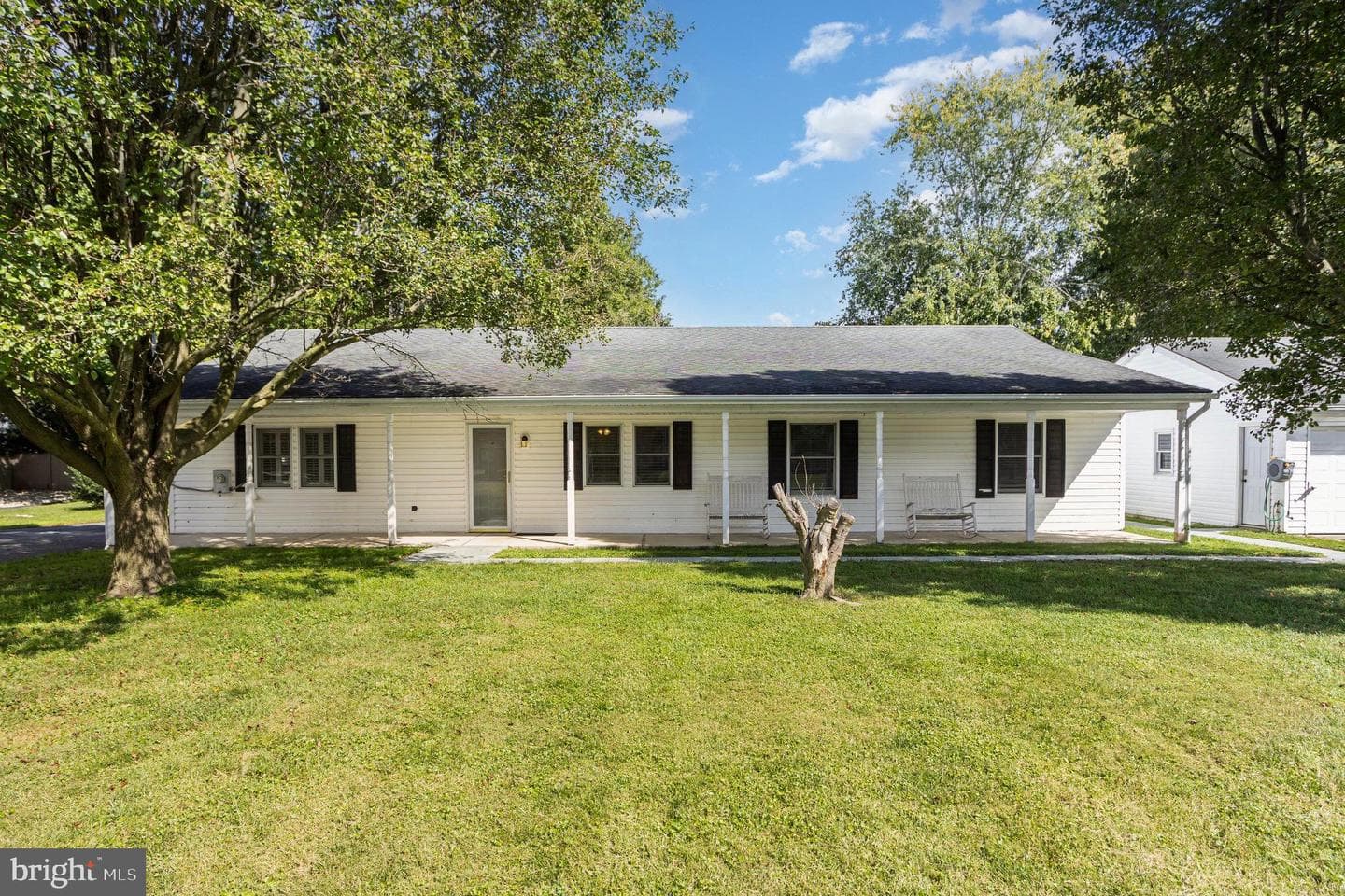6820 Harewood Park Drive photo 2