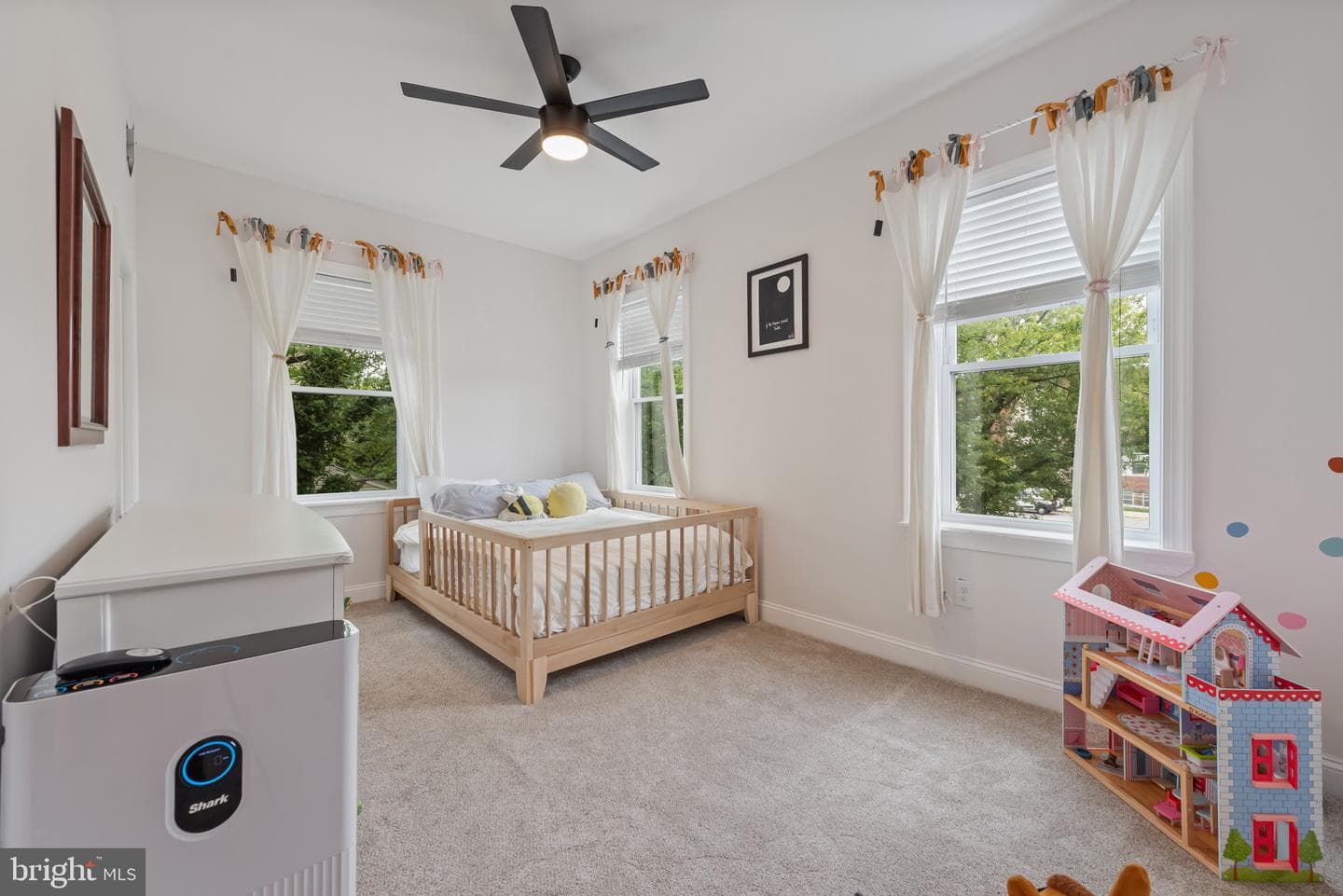 127 Bloomsbury Avenue photo 34