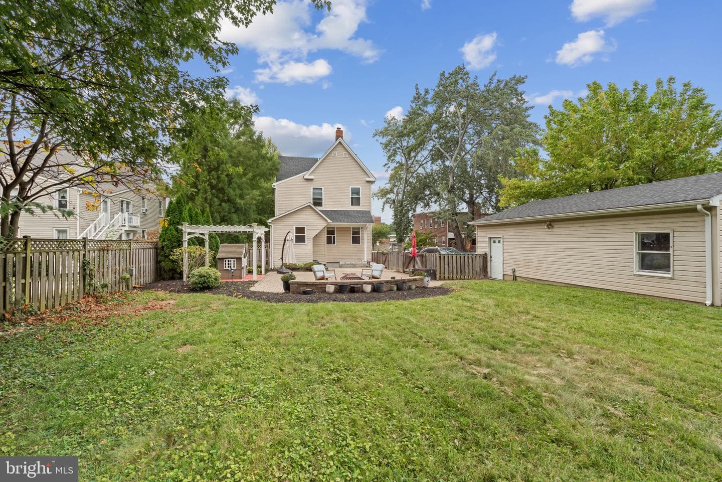 127 Bloomsbury Avenue photo 50