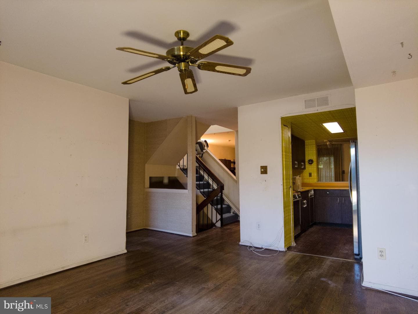 9 Penny Lane #9 photo 13