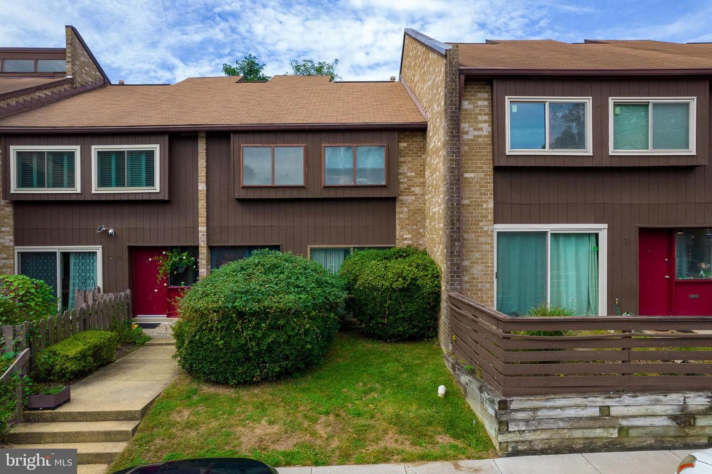 9 Penny Lane #9 photo 3