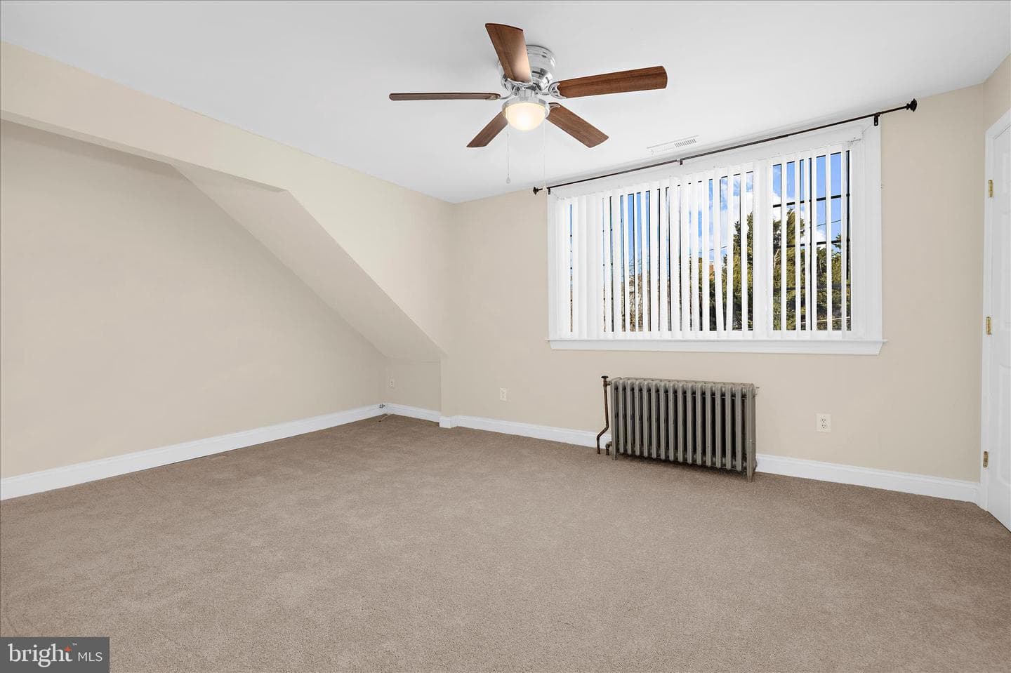 5010 Kenwood Avenue photo 24